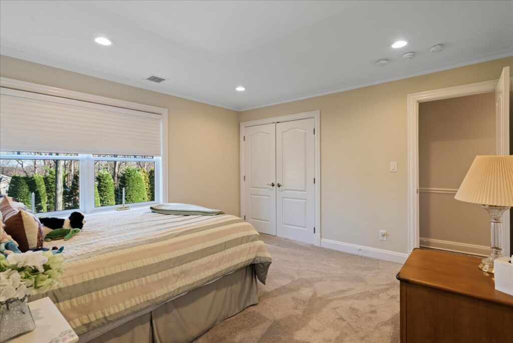 33-810_3706 33-810_3706