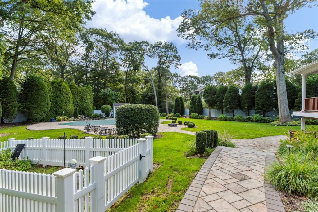 11-810_4353 11-810_4353