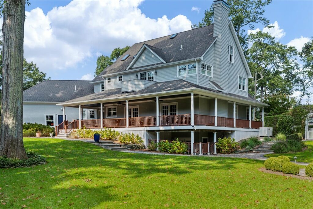 17-810_4384 17-810_4384