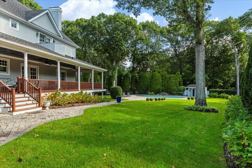 19-810_4393 19-810_4393